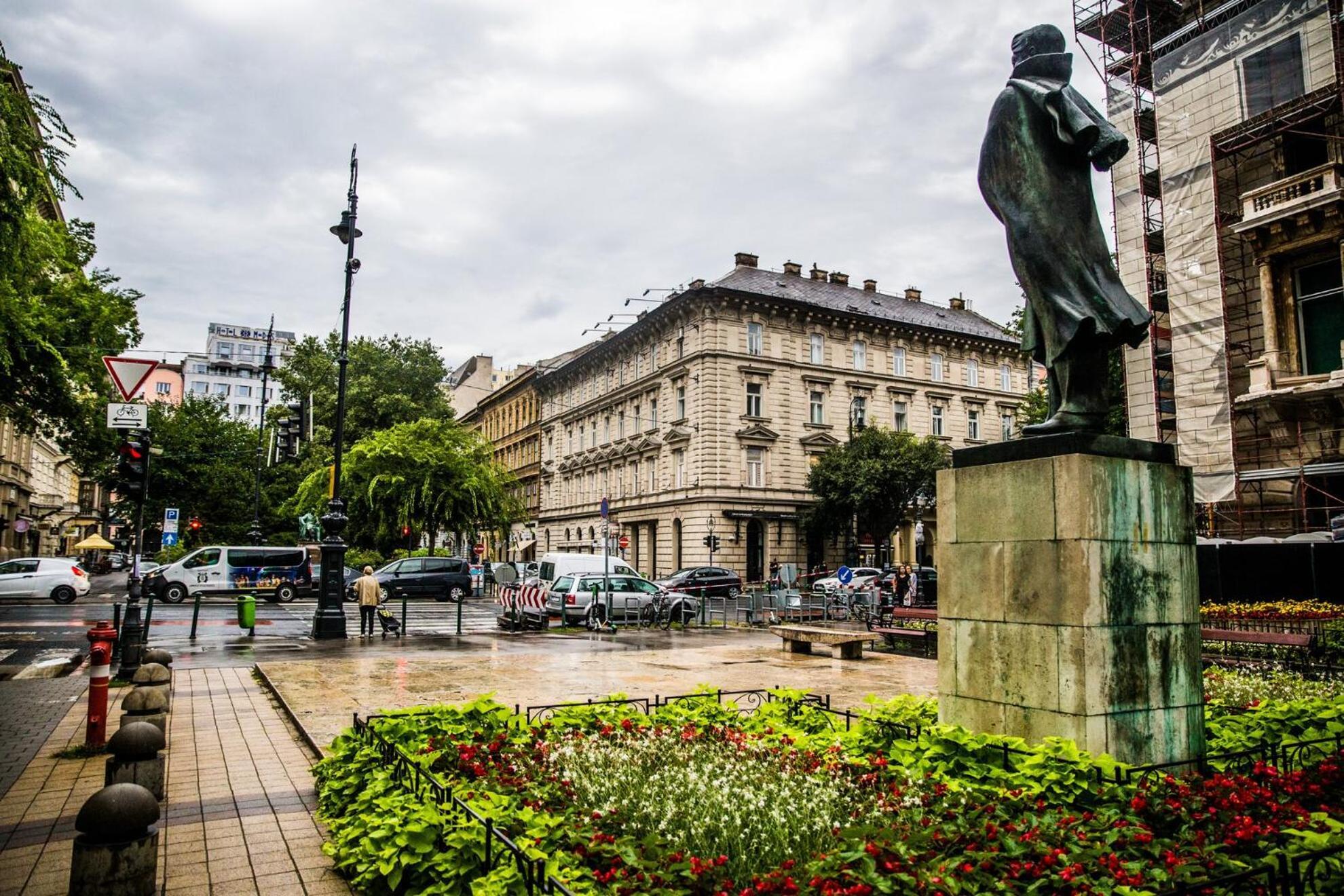 L3 Lucy Premium * Budapest